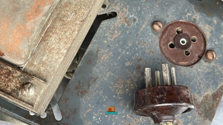 ARENA 614 C B – 1941 – ID5 - Stecker für Lautsprecher