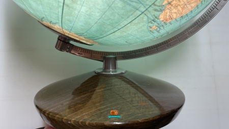 K+F - Leucht- Glas- Globus - Massstab 1:48000000 - 1952