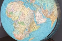 K+F - Leucht- Glas- Globus - Massstab 1:48000000 - 1952